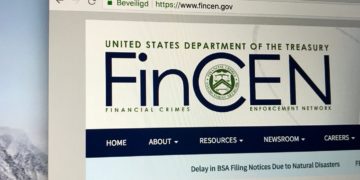 Estados Unidos sopesa nuevas reglas para acuerdos en bienes raíces que se realicen en efectivo